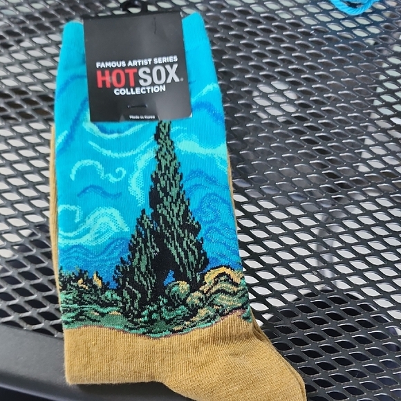 Hot Sox Men's Famous Artist Series Socks - Blue and Tan - Picture 1 of 3